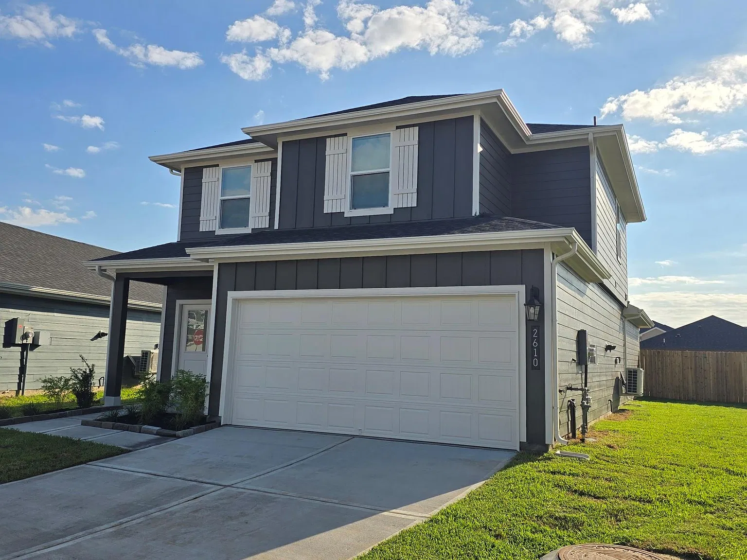 3 bed, 2.5 bath, 1850 sqft, $2,500 — Photo 2