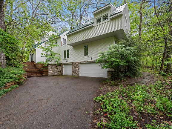 2nd image of 4127 Cherokee Dr