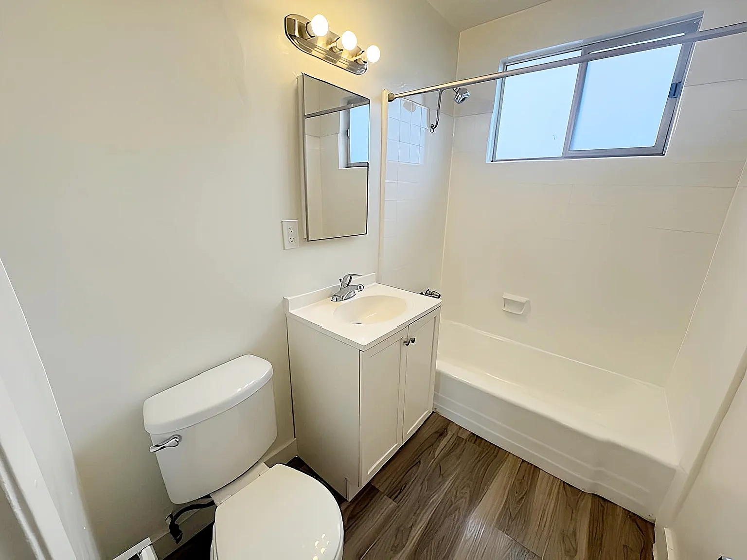 2 bed, 900 sqft, $2,295 — Photo 4