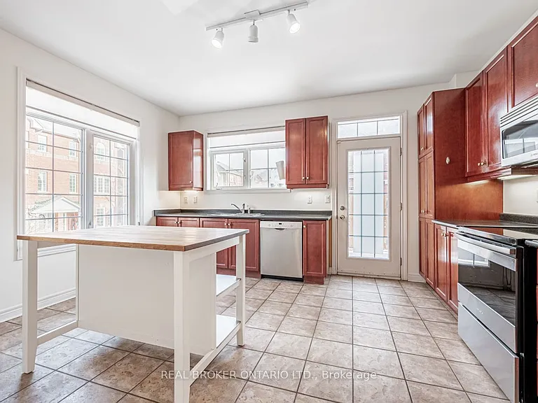 102 Natalie Pl — Photo 17