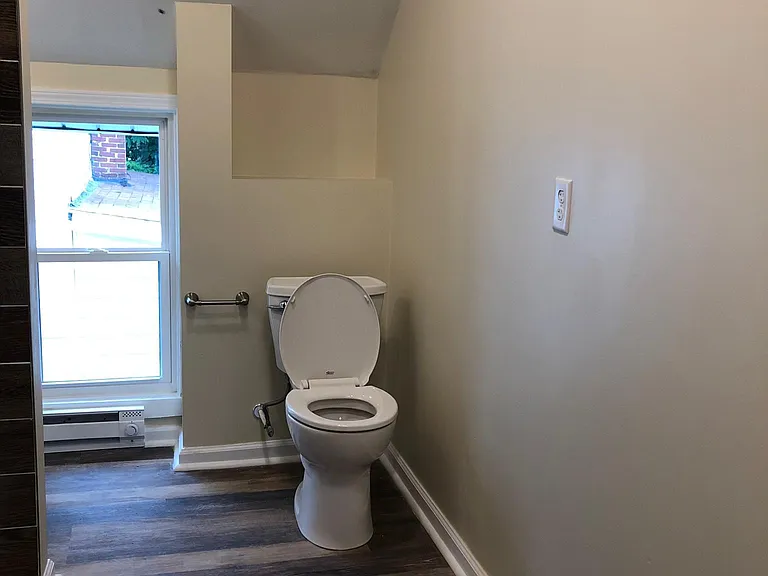 110 Charles Ave — Photo 25
