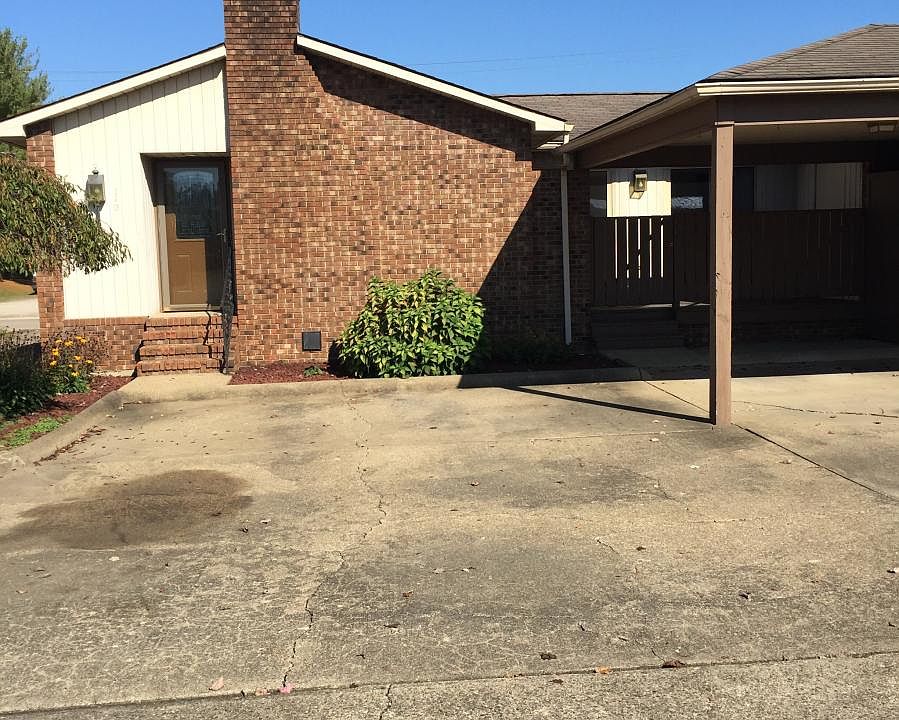 1st image of 120 Tennis Center Dr #A