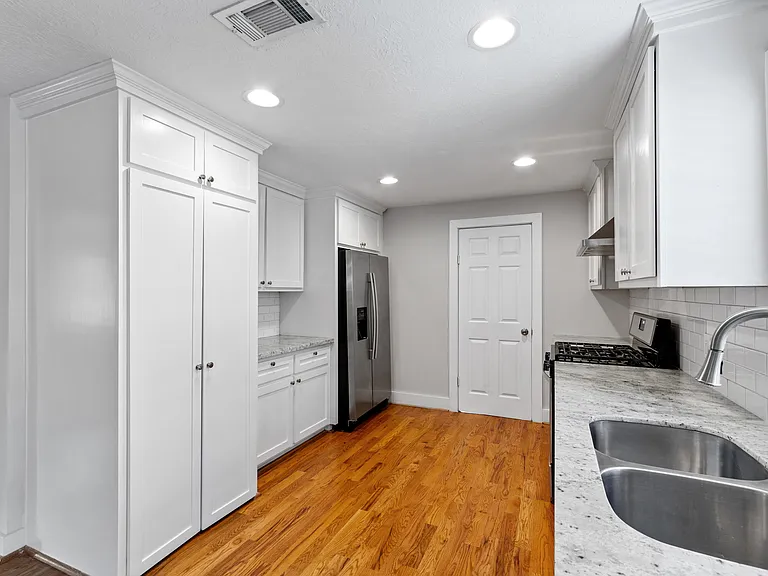 1305 Idylwild St — Photo 12