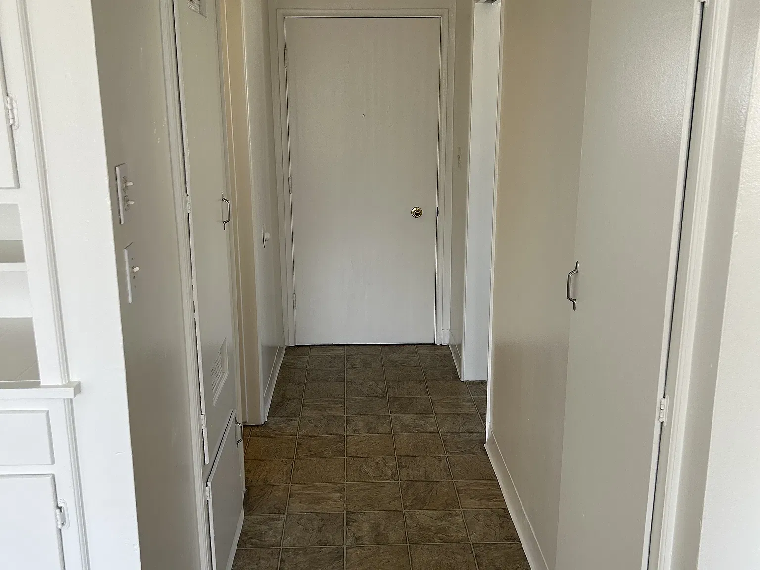 Upland - 1-Bedroom Apartment for Lease — Photo 3