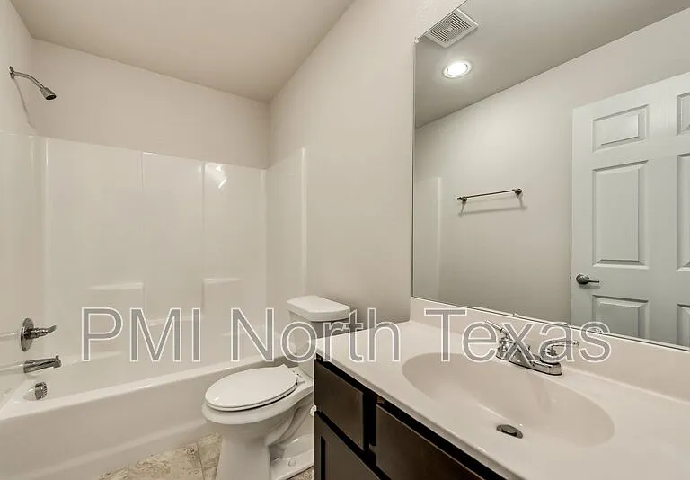 616 N 6th St — Photo 11