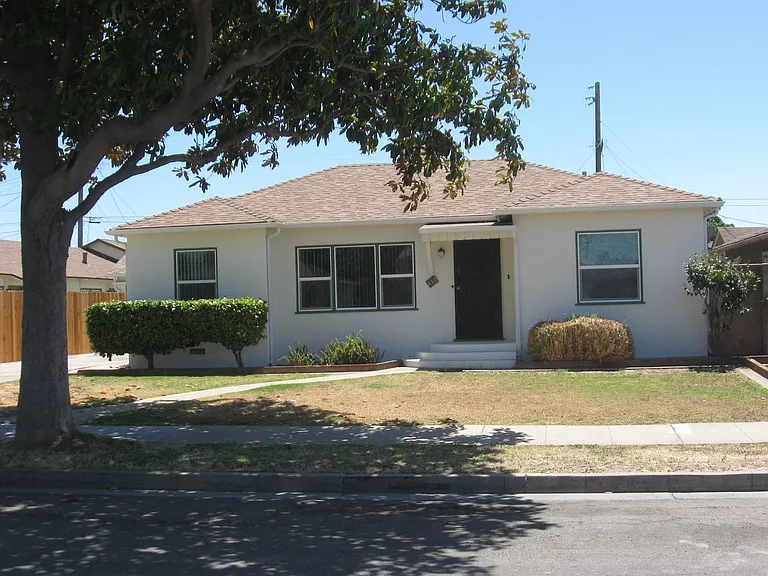 412 W El Camino St — Photo 1