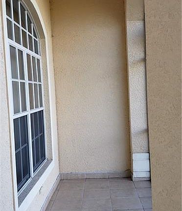 4th image of 423 Poinsettia Ave