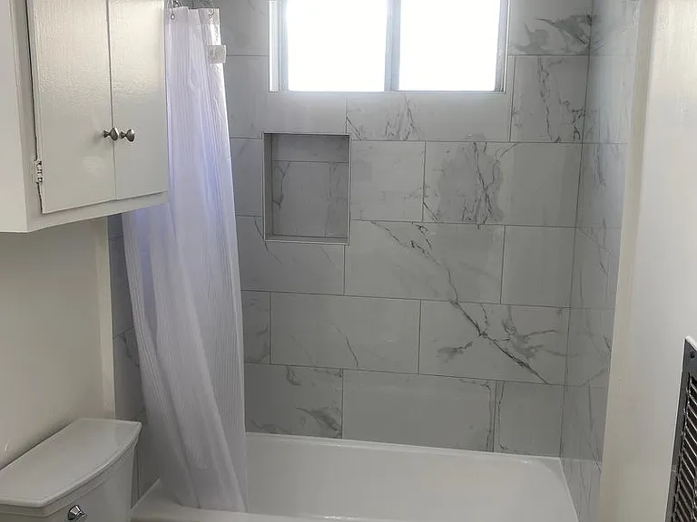 1502 Wellesley Ave — Photo 12