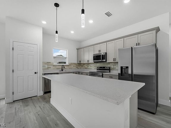 4th image of 4663 Ponce De Leon Blvd