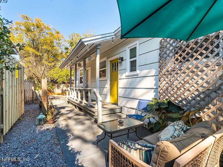 909 Cedar St — Photo 11