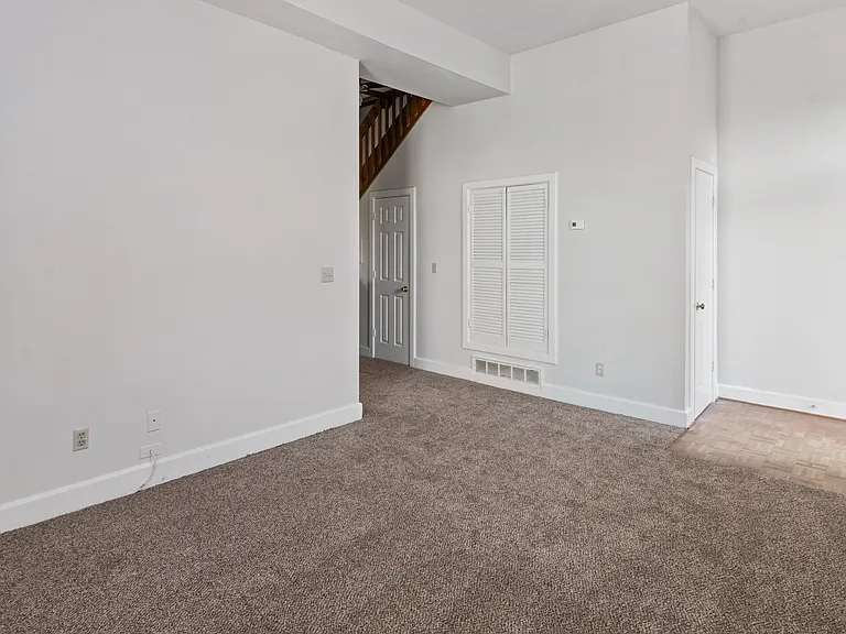 531 W Ormsby Ave #4 — Photo 6