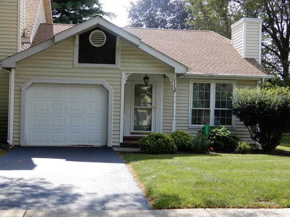 111 S Kistler St, East Stroudsburg, PA 18301