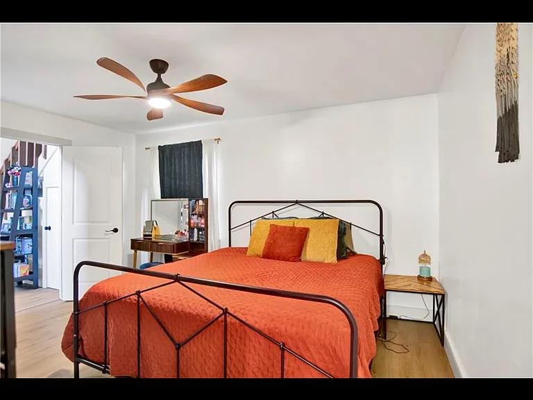 856 Henckley Ave — Photo 9