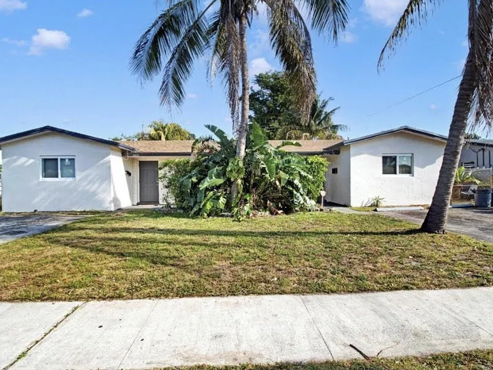 5215 NW 16th St