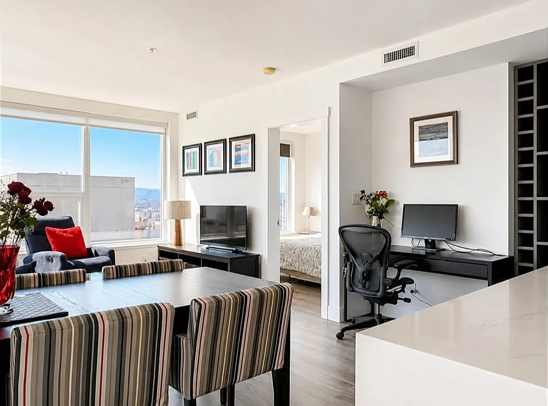 2 bed, 880 sqft, $4,200 — Photo 2