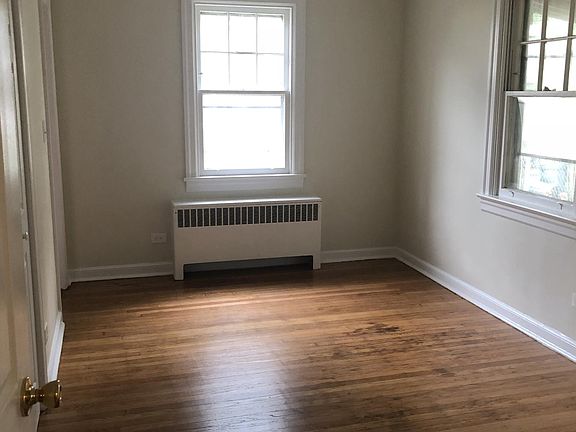 3rd image of 408 W Chelten Ave APT 1R