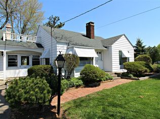 8346 Miller Rd, Swartz Creek, MI 48473