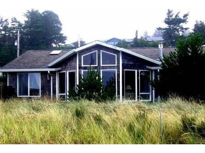 2600 NW Parker Ave photo 1