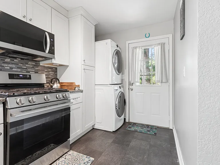 1016 Warwick Ave — Photo 24