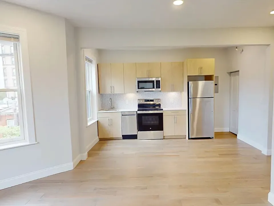379 Commonwealth Ave #9