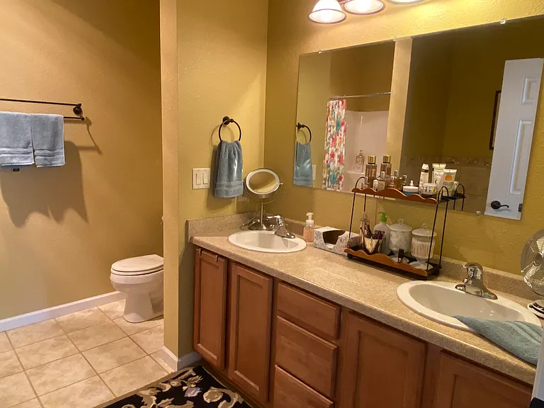 699 W Dekora St #A — Photo 11