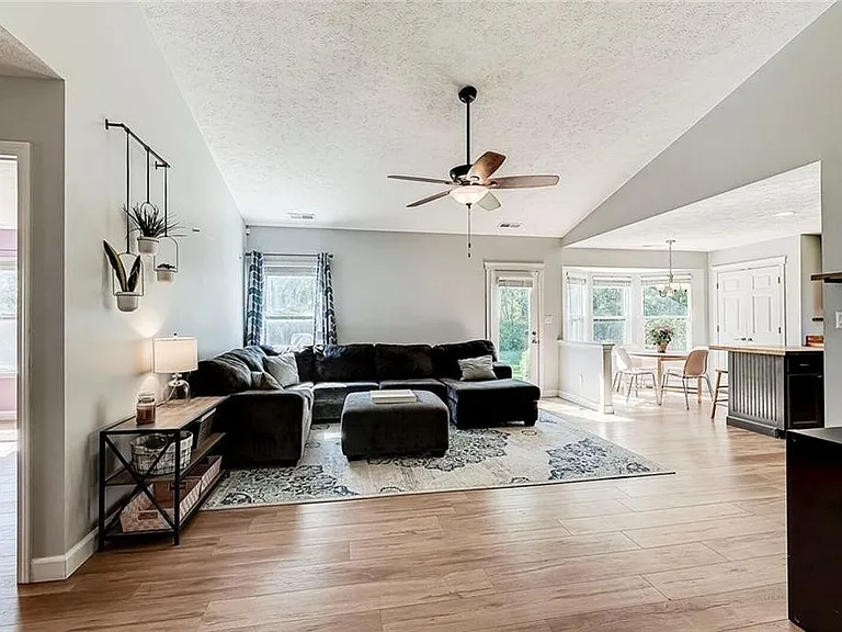 6265 Saddletree Dr — Photo 4