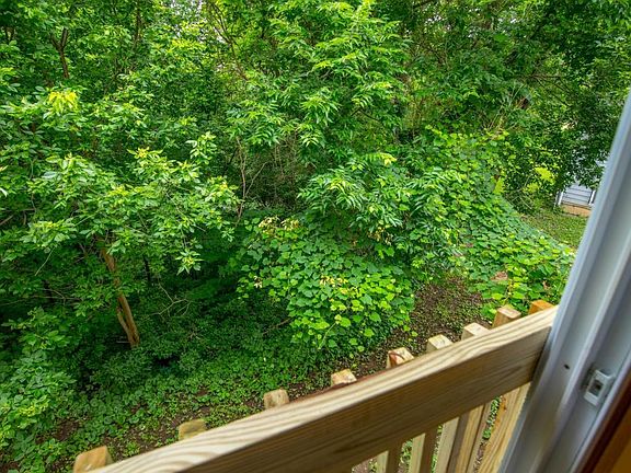 5th image of 3689 Walnut Creek Dr