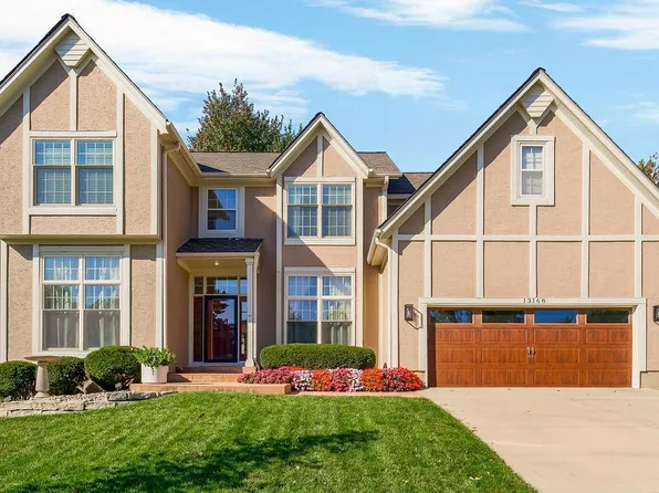 13168 Carter St, Overland Park, KS 66213