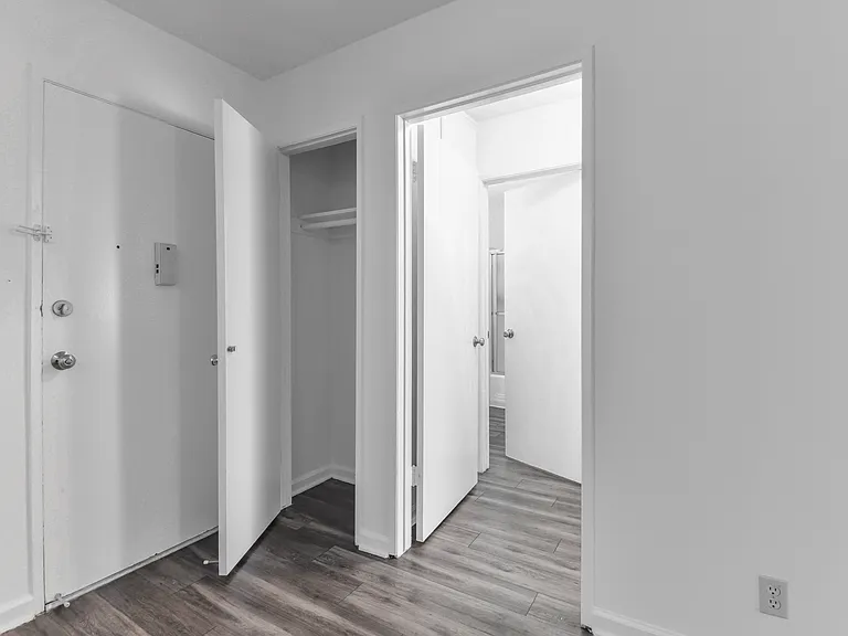 1799 N Hollywood Way #C — Photo 11