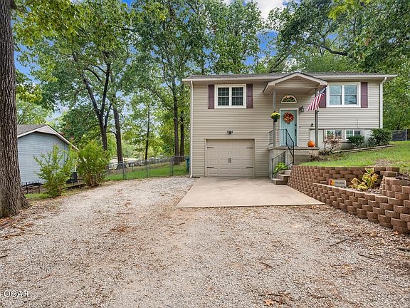 2nd image of 148 Red Oak Dr