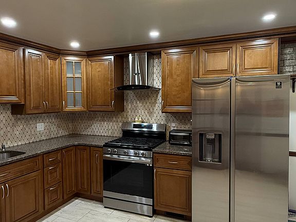 5th image of 598 Belmont Ave APT F104