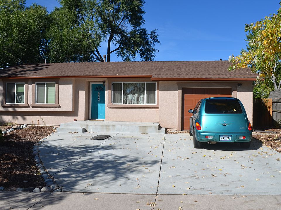 2906 Greenwood Circle