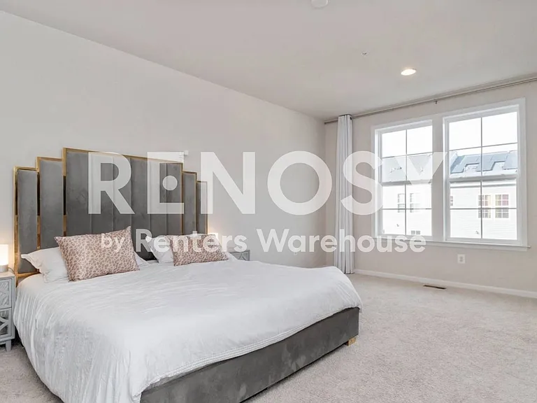 1041 Flester Ln — Photo 14