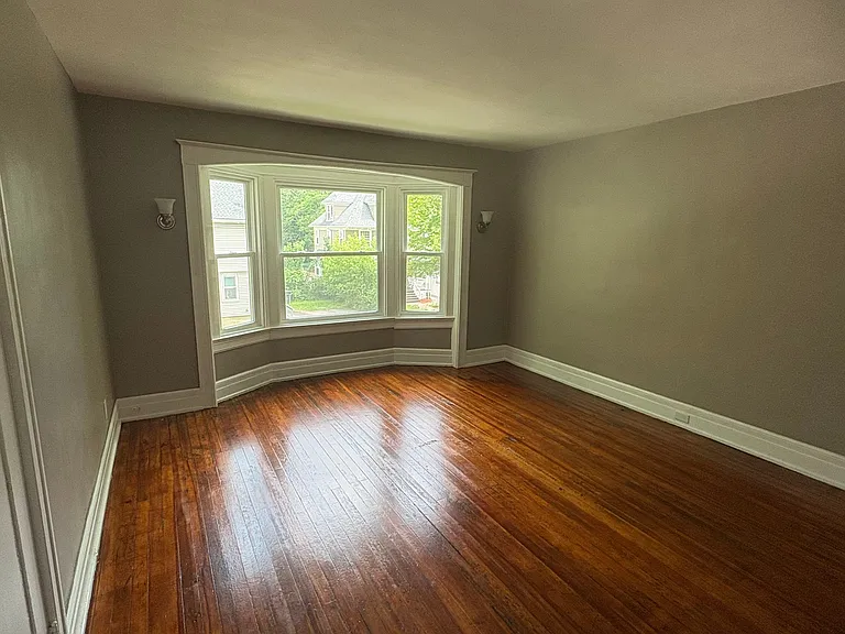 678 Genesee St #678 — Photo 9