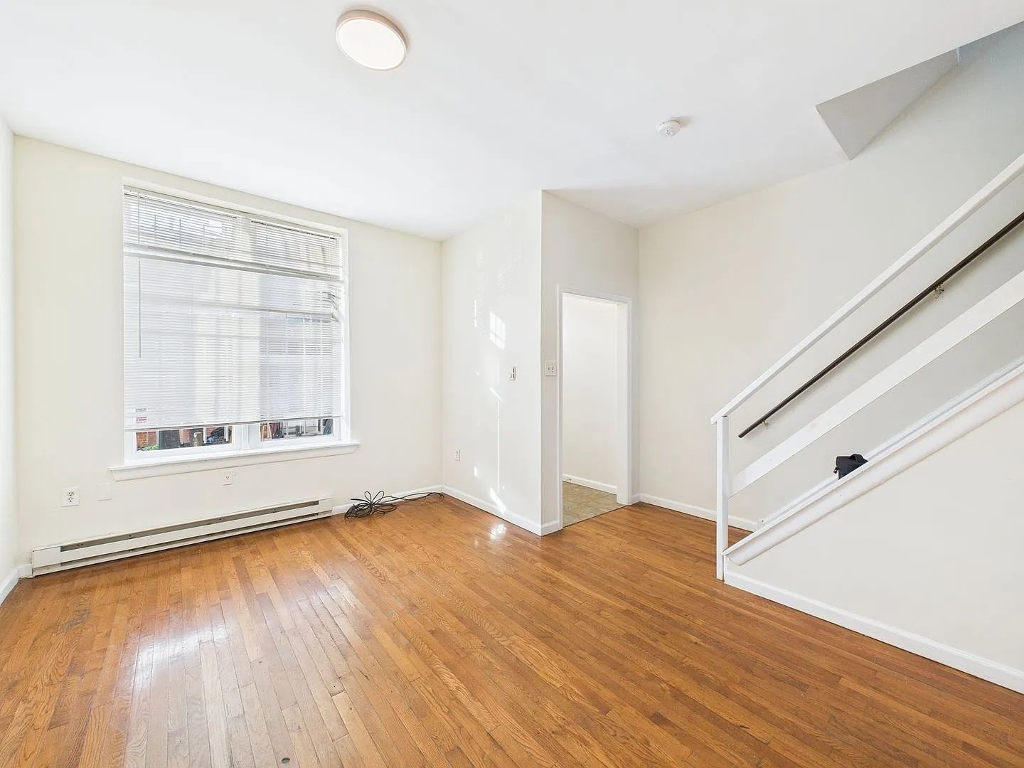 Huge 3 Bed 2 Bath Near Temple University Available Now — Photo 3