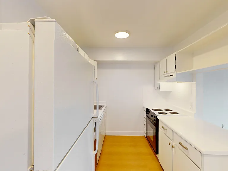 2033 Castro St #11A — Photo 3