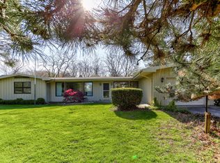 550 N Shore Dr N, South Haven, MI 49090