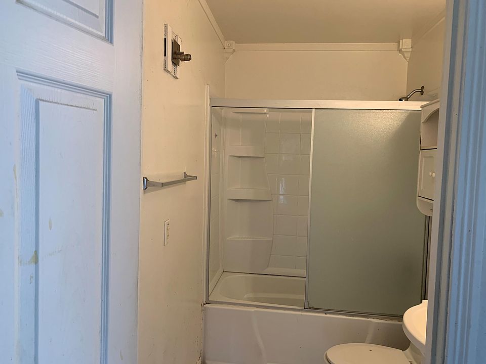 2nd image of 525 N M St