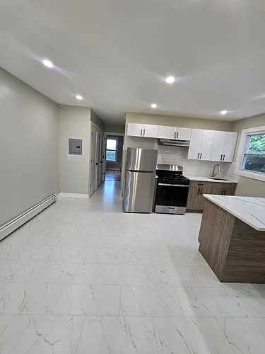 9 Stecher St #2R Photo 1