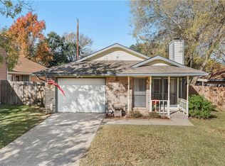 2915 Fairchild Dr, Bryan, TX 77803