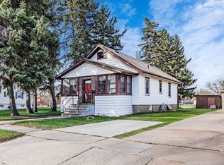 617 3rd Ave SE, Mandan, ND 58554