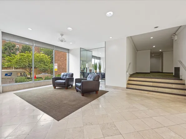 629 Kappock Street image 34 of 38