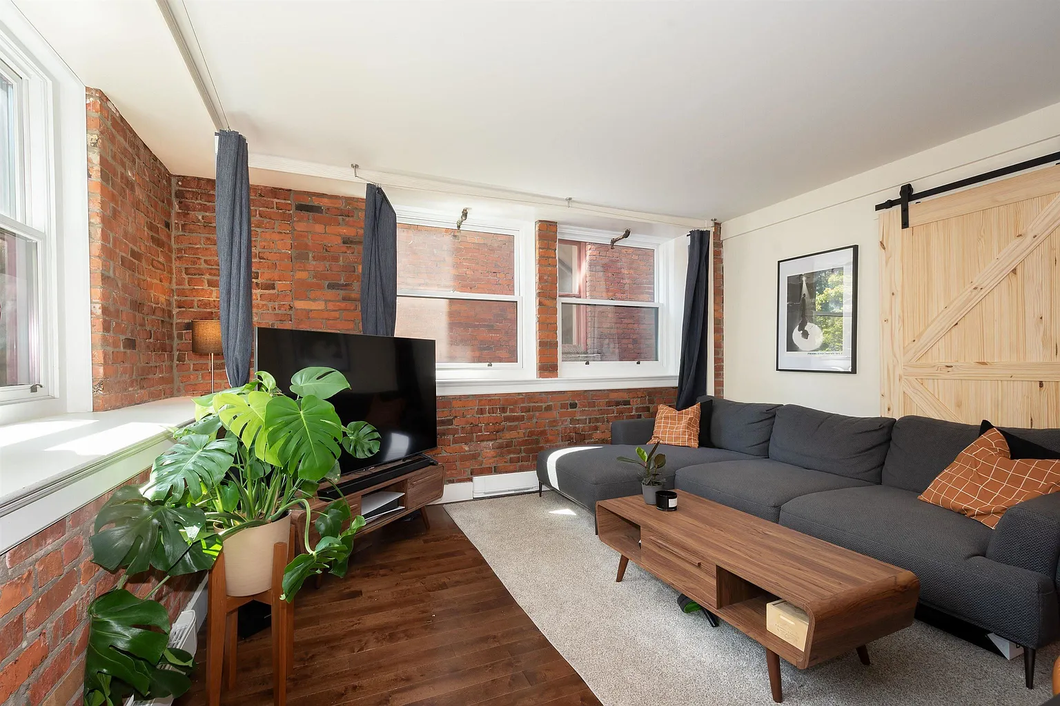 233 Abbott St #205 photo 1