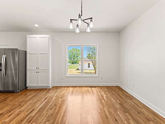 5th image of 3217 Church St