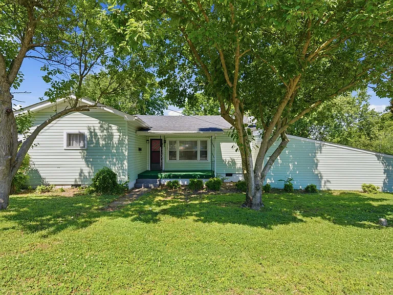 3007 Dabbs Ave — Photo 1