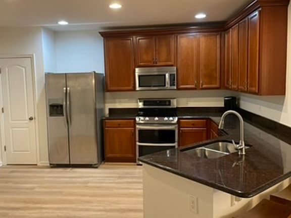 3rd image of 134 Clemente Dr
