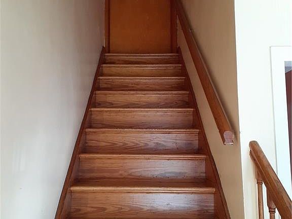 2nd image of 336 Sommerville Pl Unit 2
