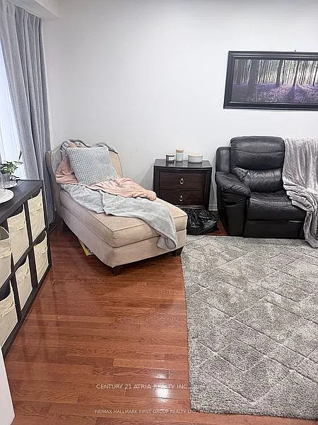 3 bed, $3,000 — Photo 2