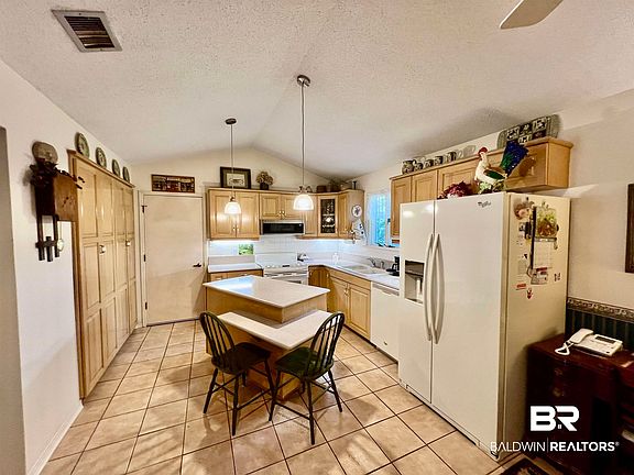 5th image of 122 Paddock Dr