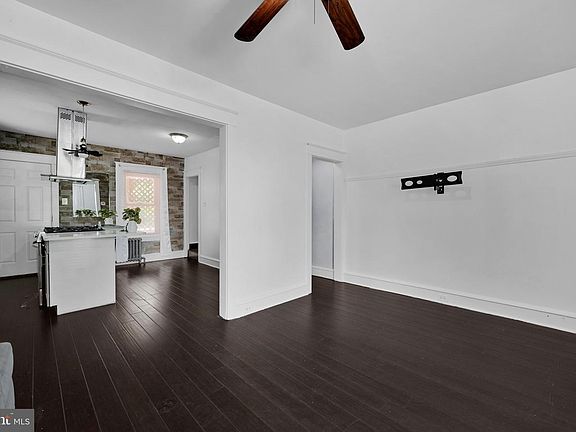 5th image of 26 E Mohn St